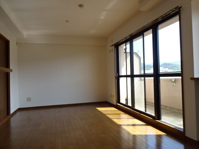 フレイグランス田寺の居間・リビング