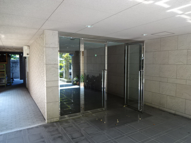 フレイグランス田寺のエントランス