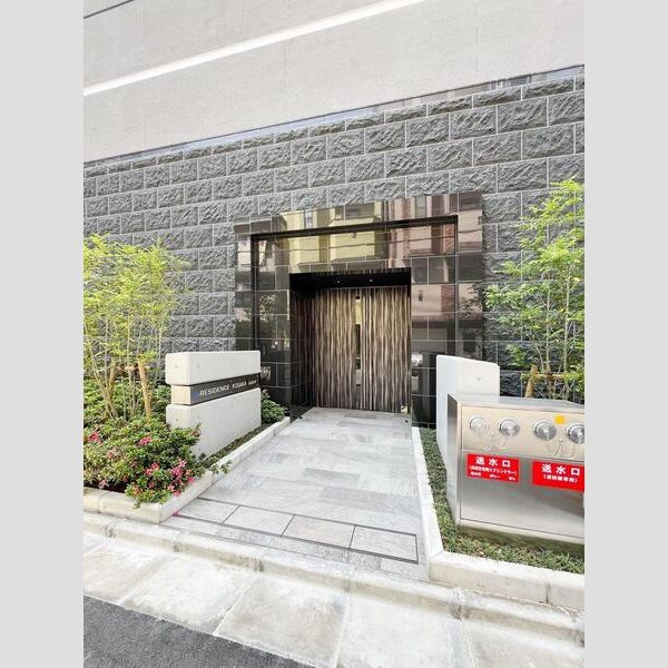 S-RESIDENCE小阪azureのエントランス