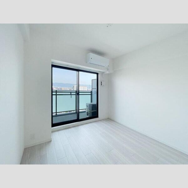 S-RESIDENCE小阪azureの居間・リビング