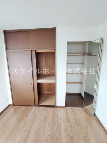 クレアつつじが丘の収納|ちょっとした収納スペースも充実しています