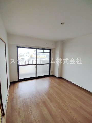 クレアつつじが丘の居間・リビング|ゆったり過ごせるリビングです