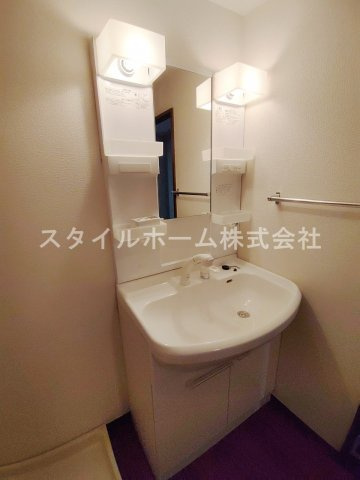クレアつつじが丘の洗面所|広い洗面スペース