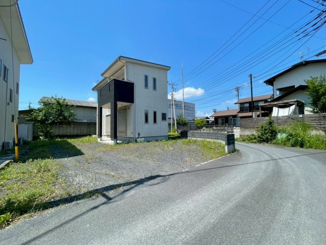【前面道路含む現地写真】 | 桐生市新宿三丁目　中古住宅