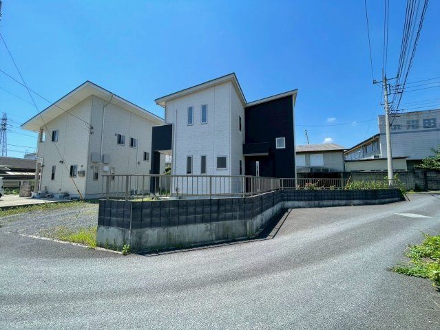 【前面道路含む現地写真】 | 桐生市新宿三丁目　中古住宅