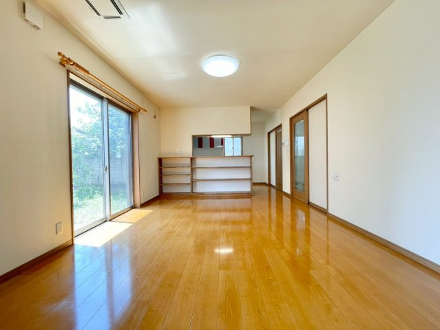 【居間・リビング】 | 桐生市新宿三丁目　中古住宅