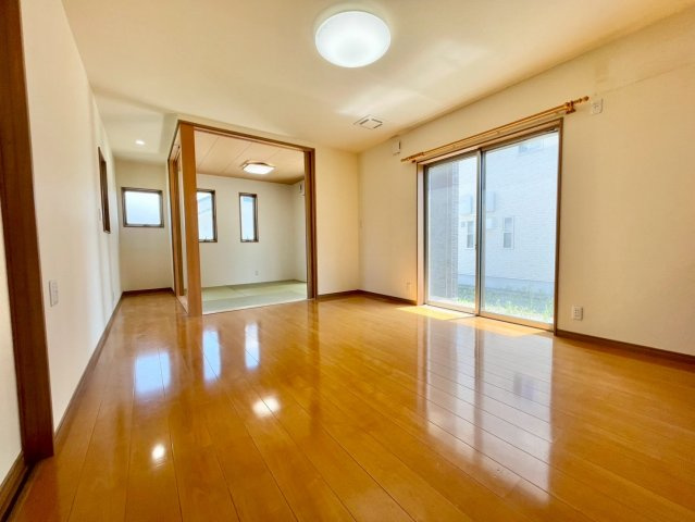 【居間・リビング】 | 桐生市新宿三丁目　中古住宅