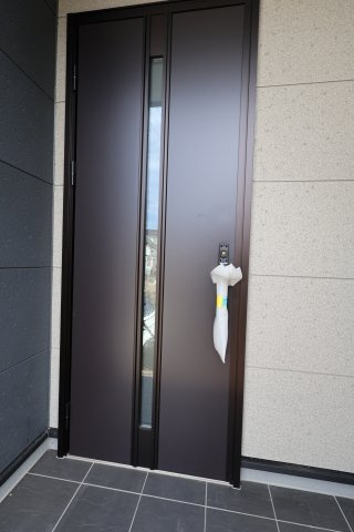 【玄関】 | 《仲介手数料無料》蓮田市椿山４丁目17-9(全1戸)新築一戸建てリーブルガーデン | 撮影日 2025年9月18日 15:40 晴れ