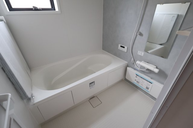 《仲介手数料無料》蓮田市椿山４丁目17-9(全1戸)新築一戸建てリーブルガーデンの浴室|撮影日 2025年9月18日 15:40 晴れ