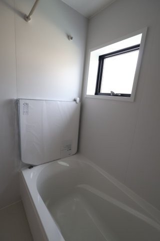 《仲介手数料無料》蓮田市椿山４丁目17-9(全1戸)新築一戸建てリーブルガーデンの浴室|撮影日 2025年9月18日 15:40 晴れ