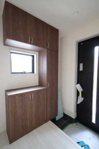 《仲介手数料無料》蓮田市椿山４丁目17-9(全1戸)新築一戸建てリーブルガーデンの玄関|撮影日 2025年9月18日 15:40 晴れ