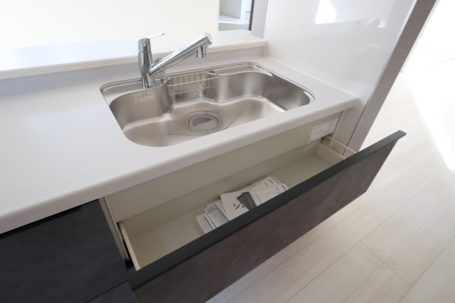 《仲介手数料無料》蓮田市椿山４丁目17-9(全1戸)新築一戸建てリーブルガーデンのキッチン|撮影日 2025年9月18日 15:40 晴れ