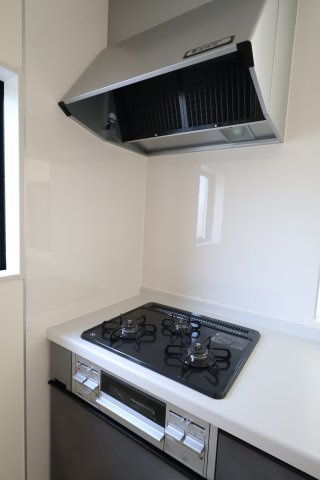 《仲介手数料無料》蓮田市椿山４丁目17-9(全1戸)新築一戸建てリーブルガーデンのキッチン|撮影日 2025年9月18日 15:40 晴れ