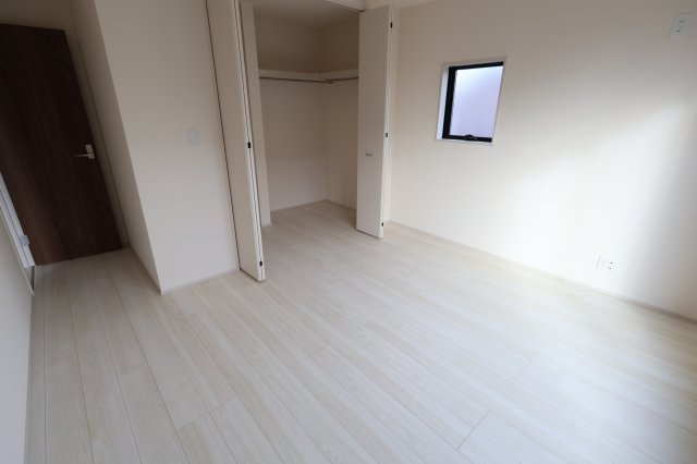 【洋室】 | 《仲介手数料無料》蓮田市椿山４丁目17-9(全1戸)新築一戸建てリーブルガーデン | 撮影日 2025年9月18日 15:40 晴れ