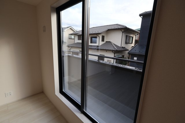 【バルコニー】 | 《仲介手数料無料》蓮田市椿山４丁目17-9(全1戸)新築一戸建てリーブルガーデン | 撮影日 2025年9月18日 15:40 晴れ