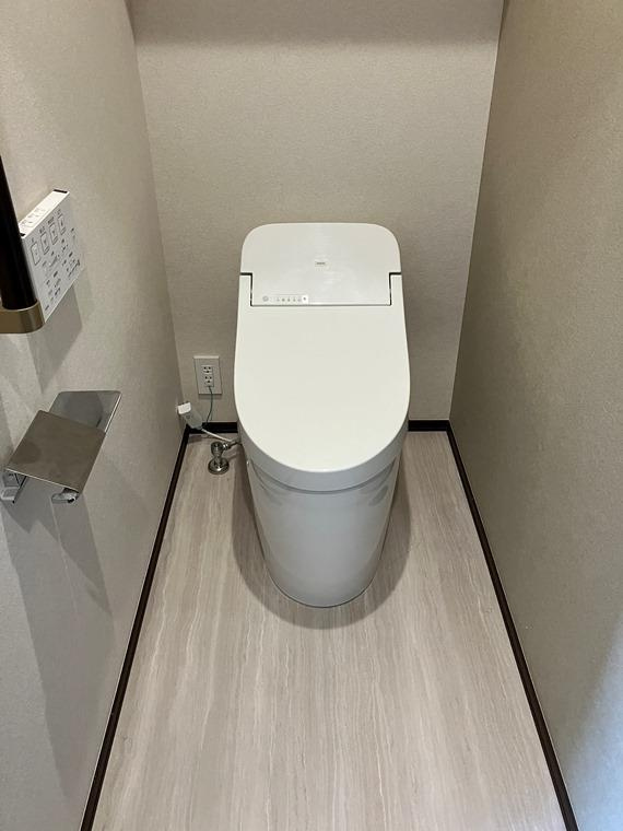 新富町戸建のトイレ