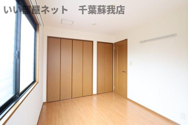 フォンティーヌ国分寺台の寝室|開放的な寝室です