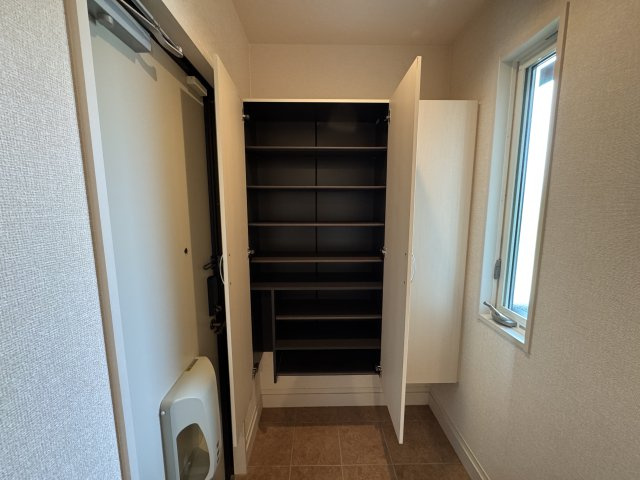 グランチュイールA棟の収納
