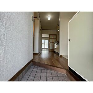 Surplus　Oneホープスの玄関