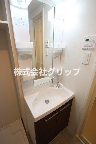 クレヴィスタ阪東橋の独立洗面台