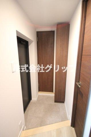 クレヴィスタ阪東橋の玄関
