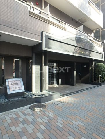 豊島区雑司が谷２丁目の賃貸マンションのエントランス