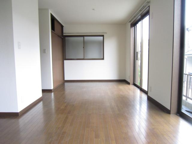 用田テラスＣ棟の居間・リビング