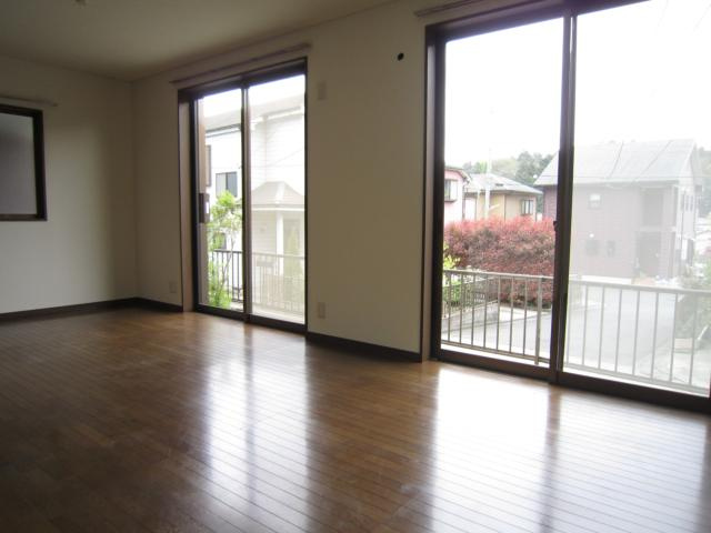 用田テラスＣ棟の居間・リビング