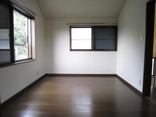 用田テラスＣ棟の居間・リビング