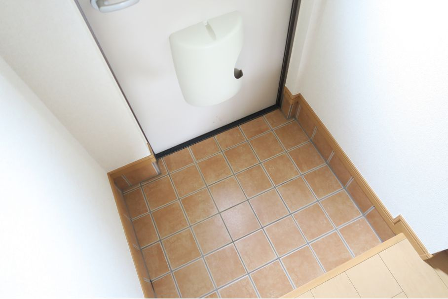 さいたま市浦和区領家３丁目のアパートの玄関