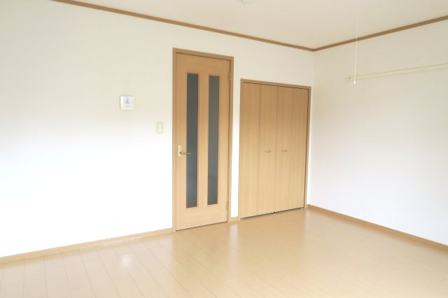 さいたま市浦和区領家３丁目のアパートの居間・リビング