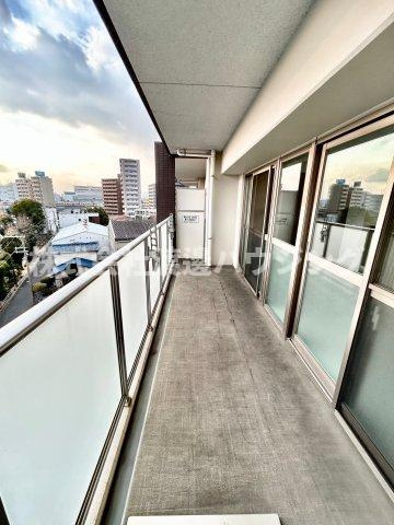 Alice Garden Esakaのバルコニー