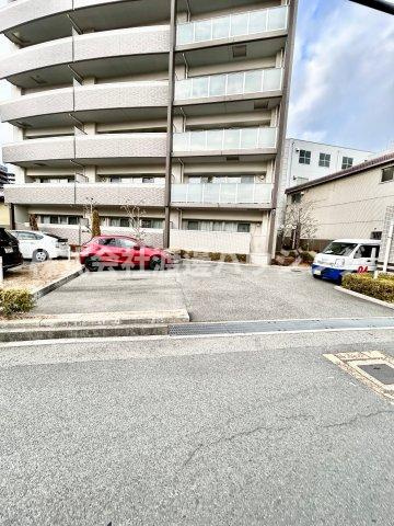 Alice Garden Esakaの駐車場