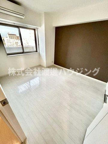 Alice Garden Esakaの洋室