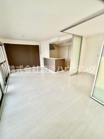 Alice Garden Esakaの内装