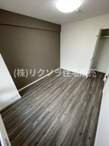 レックスシティ枚方の寝室|洋室6.0帖
■物件内覧・資金計画相談・住宅ローン相談、リフォーム相談、お問合せ受付中■
※当日・翌日のご内覧、ご相談はお電話でのお問合せがスムーズです！
