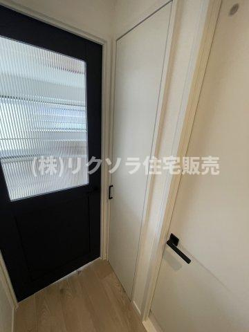 レックスシティ枚方の収納|廊下収納
■物件内覧・資金計画相談・住宅ローン相談、リフォーム相談、お問合せ受付中■
※当日・翌日のご内覧、ご相談はお電話でのお問合せがスムーズです！