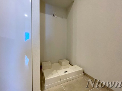 【設備】 | プラウドタワー名古屋栄 | 洗濯機置き場です