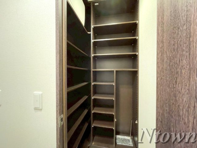 【収納】 | プラウドタワー名古屋栄 | たっぷりとした収納スペースです