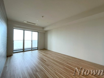 【その他】 | プラウドタワー名古屋栄 | こちらのリビングで趣味の時間をお楽しみください