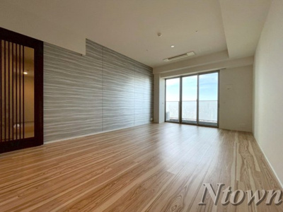 【居間・リビング】 | プラウドタワー名古屋栄 | こちらのリビングで趣味の時間をお楽しみください