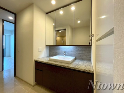 【独立洗面台】 | プラウドタワー名古屋栄 | 独立洗面台、朝の身支度には欠かせません