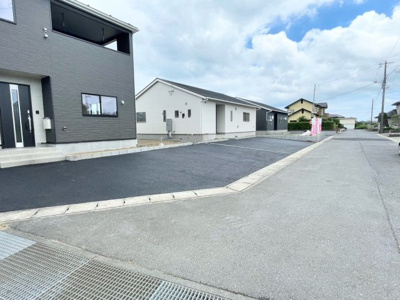 【前面道路含む現地写真】 | 神栖市土合東3号棟 | お気軽に0476-37-3888までお問合せ下さい。