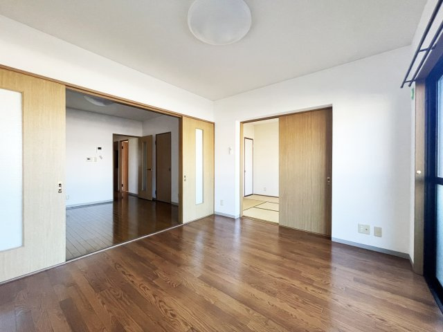 パレスヒーローの居間・リビング