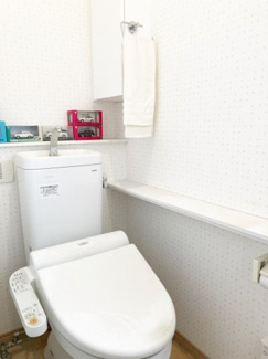 【トイレ】 | 西区平和1-8　戸建 | 各階トイレ有でトイレの混雑も回避♪