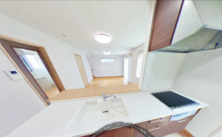 【キッチン】 | 西区平和1-8　戸建 | リビングの様子も確認しやすいオープンキッチン♪