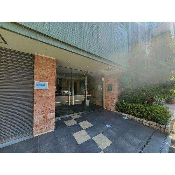 コレット春日のエントランス| 