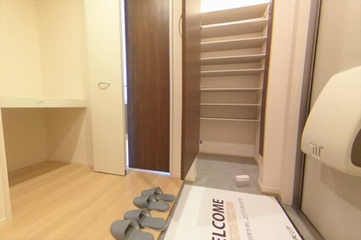 【玄関】 | サンクスファミリー　B棟 | 201　玄関