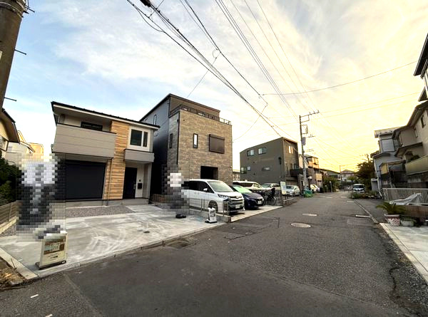 茅ヶ崎市本村5丁目新築戸建て　1期1号棟の前面道路含む現地写真|前面道路含む現地写真です