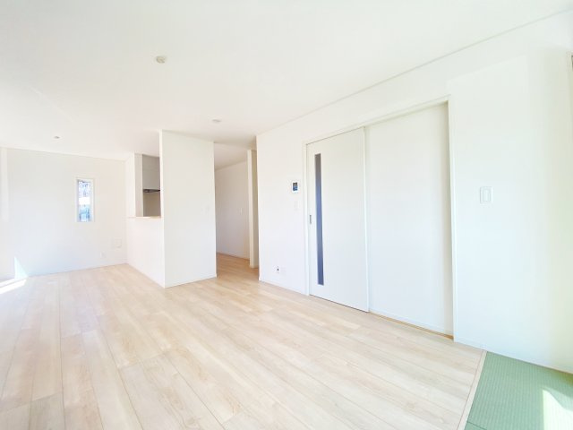 『八王子市新築戸建て』八王子市川口町2159-7【仲介手数料無料】　８９期の居間・リビング|～仲介手数料無料☆八王子ひなた不動産～八王子市川口町　新築戸建て